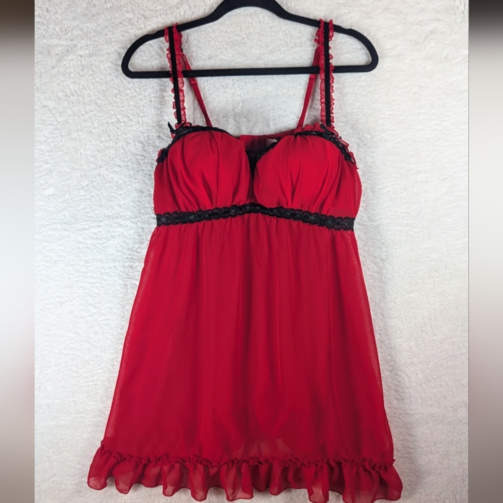 519-Chic Red‎ Lace-Accented Chemise